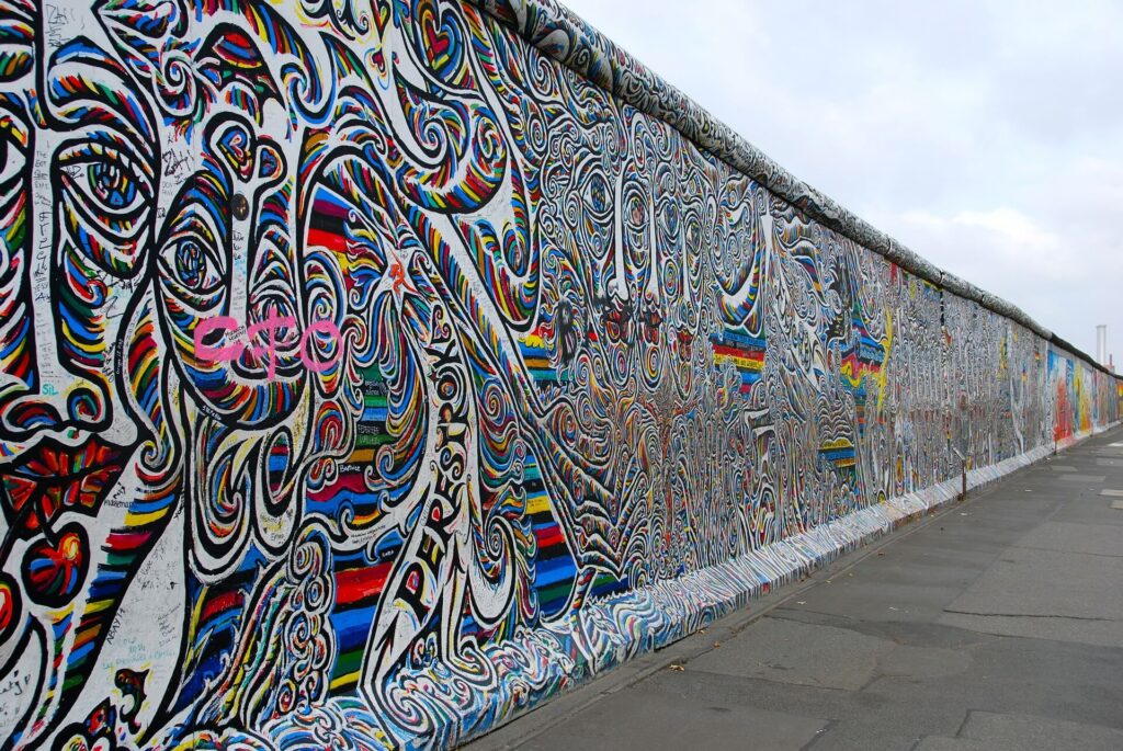 Worlds-10-Most-Instagrammed-Travel-Destinations-Berlin-Wall