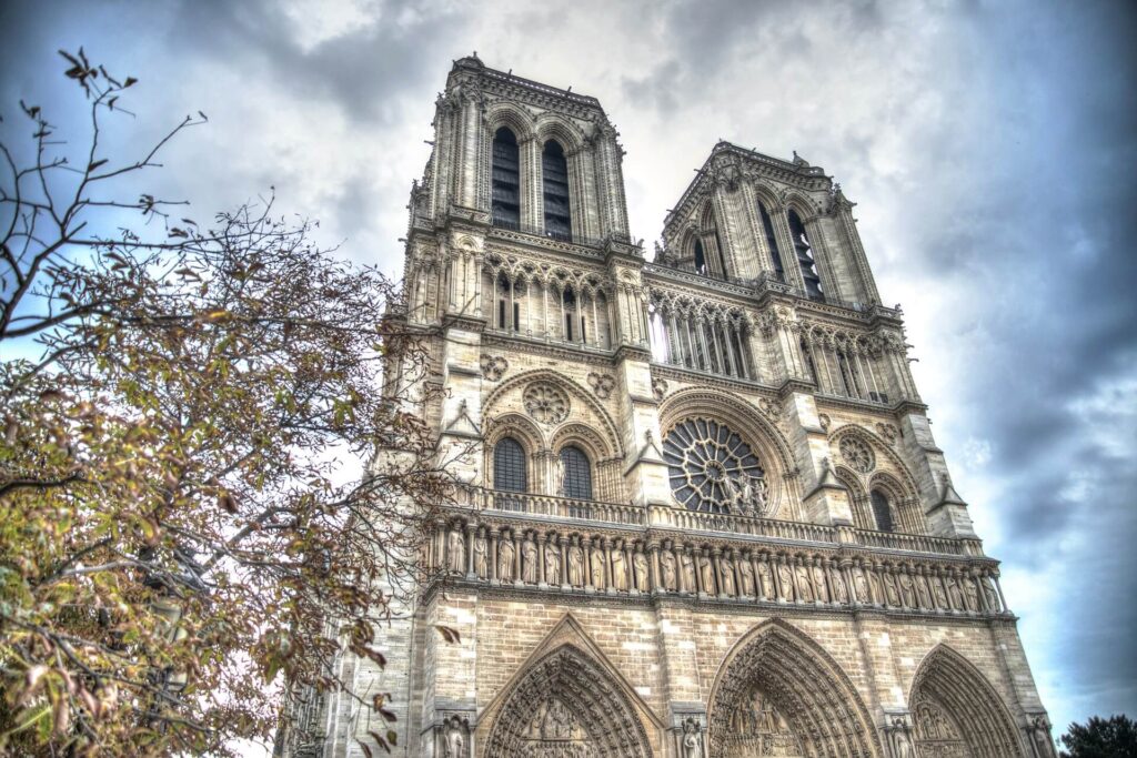 Worlds-10-Most-Instagrammed-Travel-Destinations-Notre-Dame